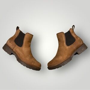 Born Waterproof Water-resistant  Cove Chelsea Booties Sz 6
